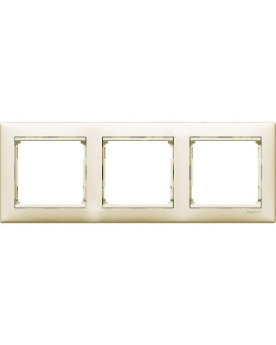 Рамка Valena 3 поста LEGRAND 774353 в Копейске Аксессуары для кабель-канала Pintop.ru